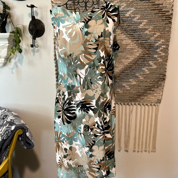 Connected Dresses & Skirts - Connected Elegant Tropical Print Midi Dress